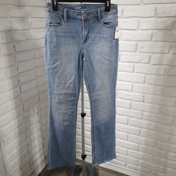 NWT Old Navy Ladies Size 6 Light Wash Mid Rise Bootcut Blue Jeans - Picture 1 of 13
